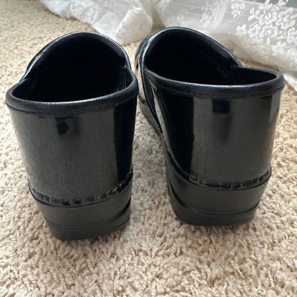 Dansko Black Patent Leather Professional Clog Shoes 40 - Picture 6 of 9